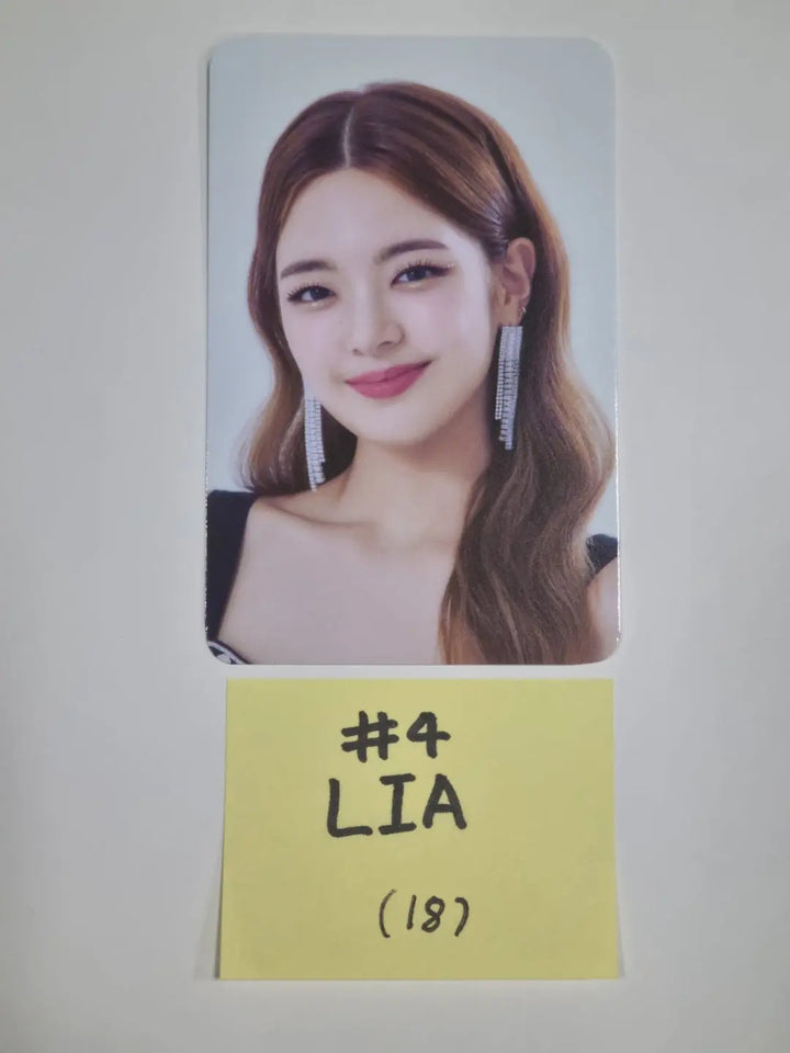 ITZY 'CHECKMATE' - The 1st World Tour Trading Photocard - HALLYUSUPERSTORE