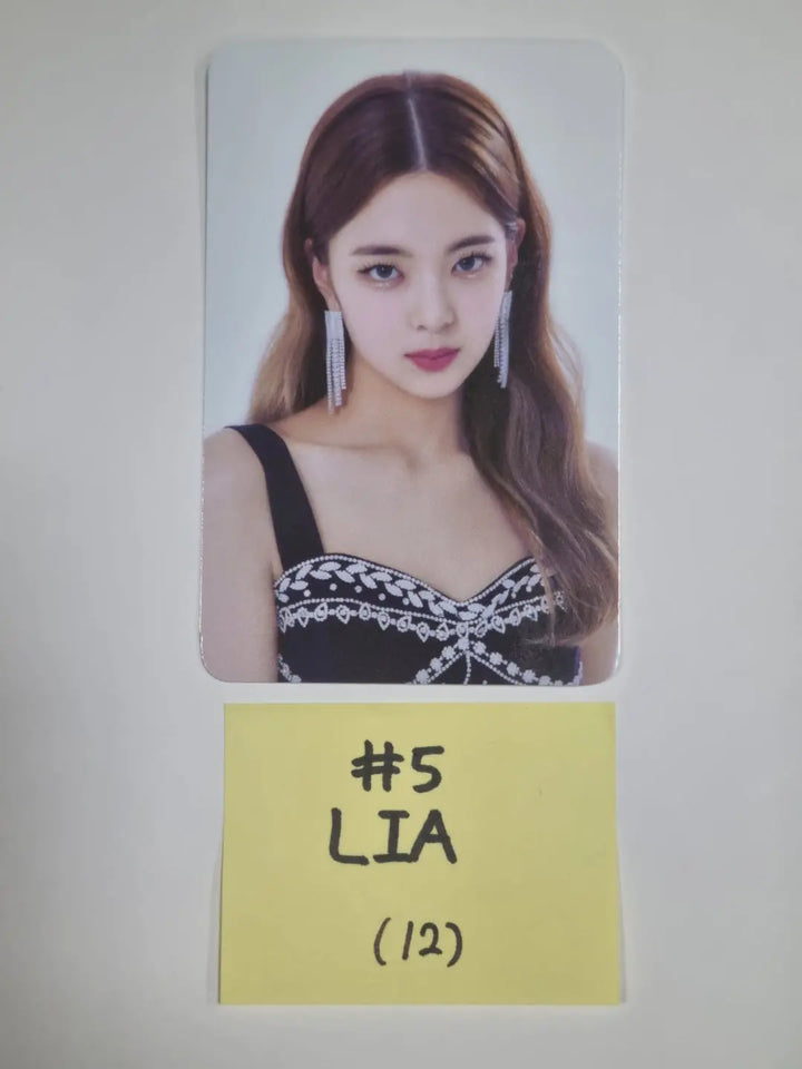 ITZY 'CHECKMATE' - The 1st World Tour Trading Photocard - HALLYUSUPERSTORE