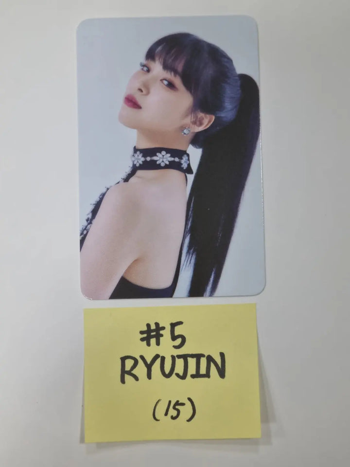 ITZY 'CHECKMATE' - The 1st World Tour Trading Photocard - HALLYUSUPERSTORE
