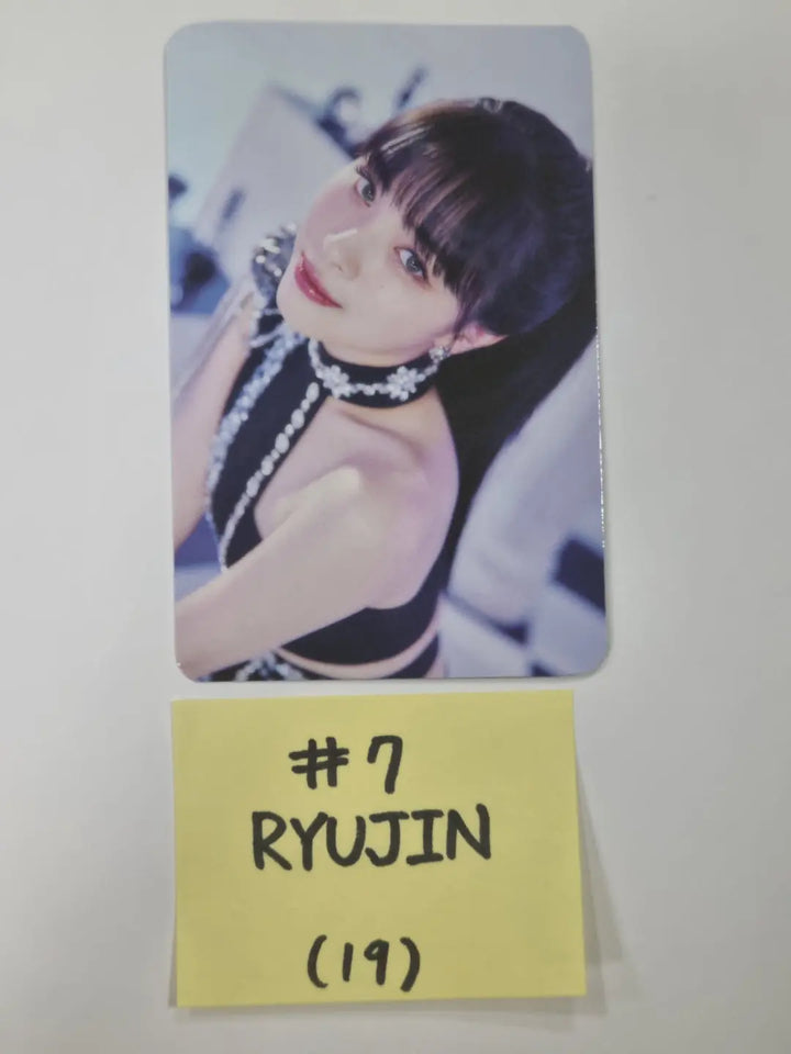 ITZY 'CHECKMATE' - The 1st World Tour Trading Photocard - HALLYUSUPERSTORE