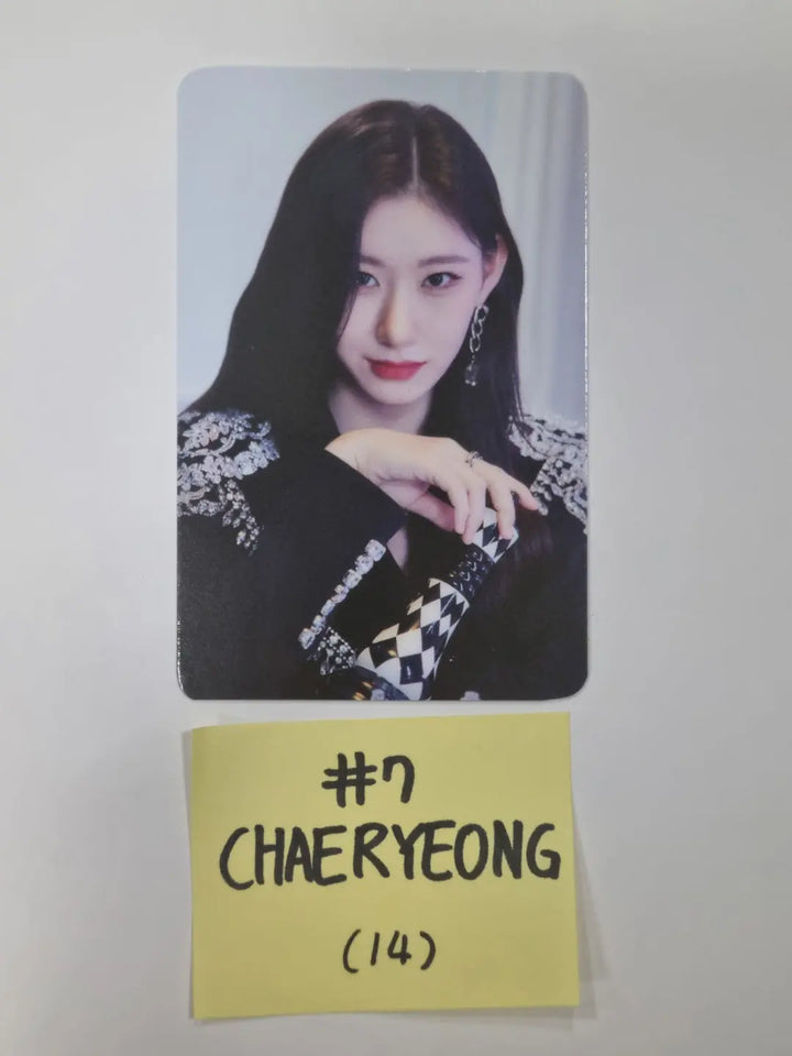 ITZY 'CHECKMATE' - The 1st World Tour Trading Photocard - HALLYUSUPERSTORE