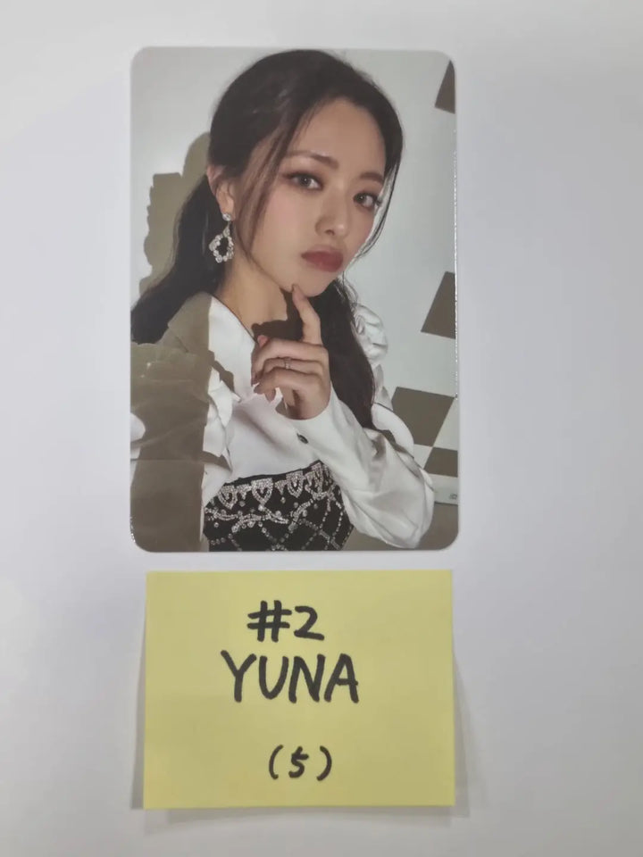 ITZY 'CHECKMATE' - The 1st World Tour Trading Photocard - HALLYUSUPERSTORE