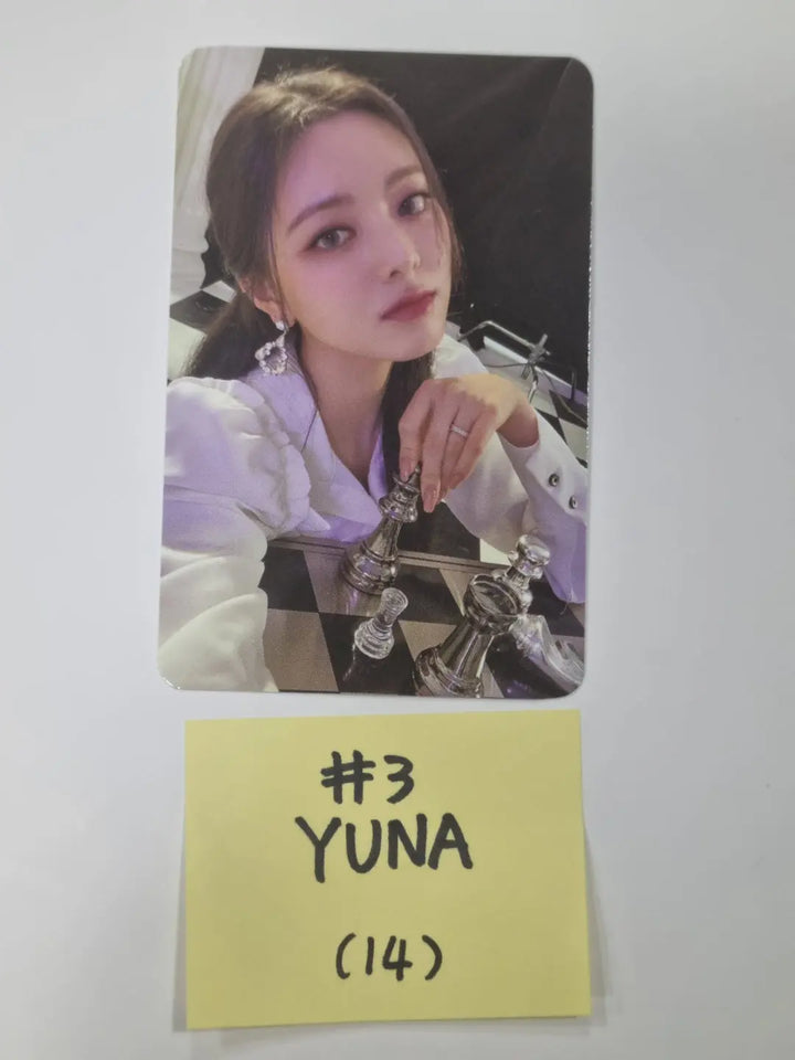 ITZY 'CHECKMATE' - The 1st World Tour Trading Photocard - HALLYUSUPERSTORE