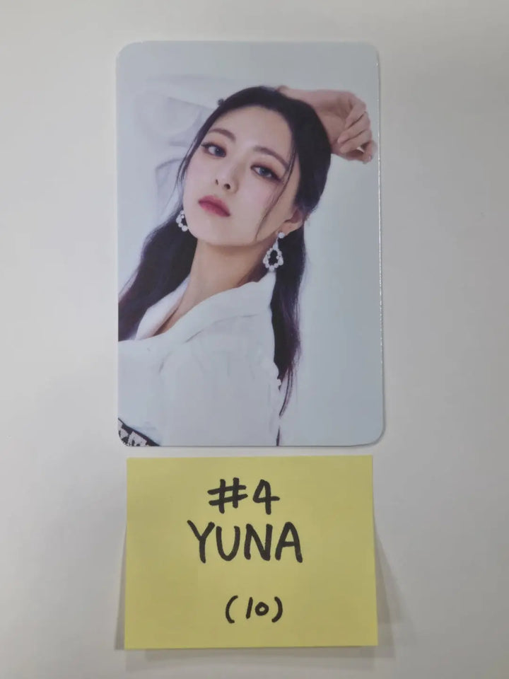 ITZY 'CHECKMATE' - The 1st World Tour Trading Photocard - HALLYUSUPERSTORE