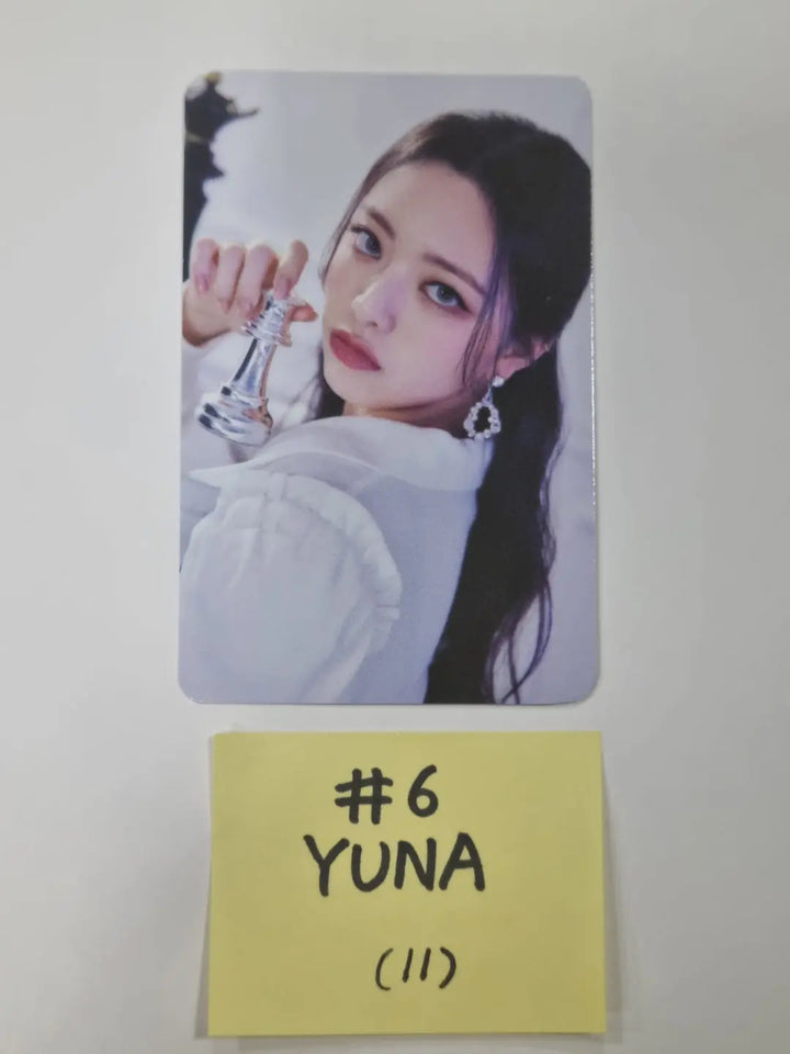 ITZY 'CHECKMATE' - The 1st World Tour Trading Photocard - HALLYUSUPERSTORE