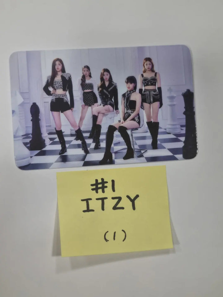 ITZY 'CHECKMATE' - The 1st World Tour Trading Photocard - HALLYUSUPERSTORE