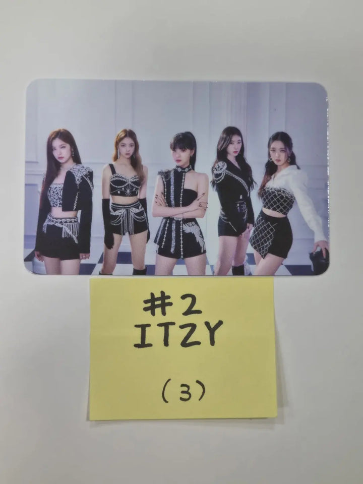 ITZY 'CHECKMATE' - The 1st World Tour Trading Photocard - HALLYUSUPERSTORE