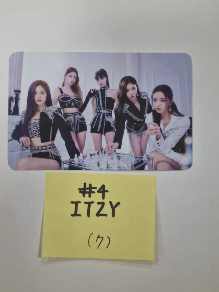 ITZY 'CHECKMATE' - The 1st World Tour Trading Photocard - HALLYUSUPERSTORE