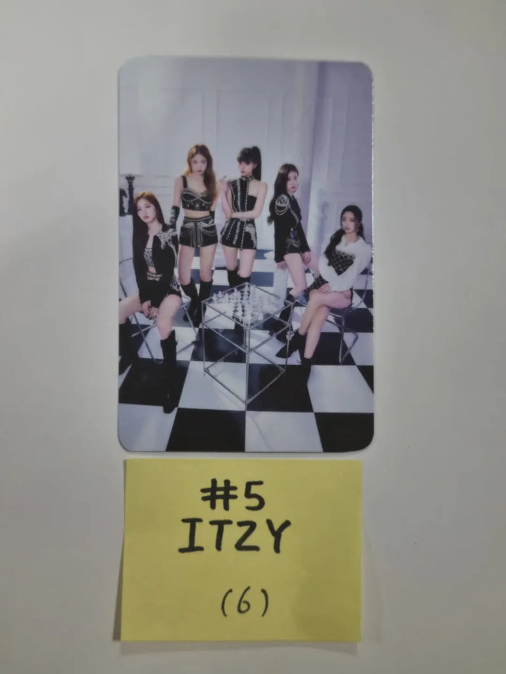ITZY 'CHECKMATE' - The 1st World Tour Trading Photocard - HALLYUSUPERSTORE