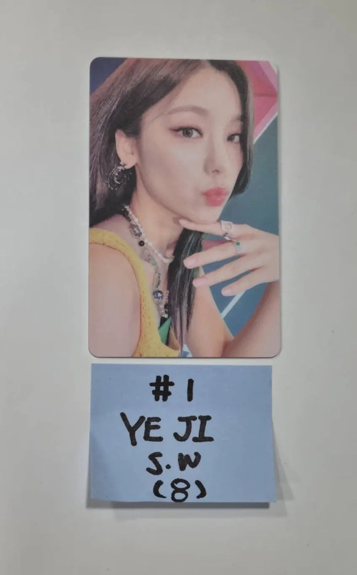 ITZY 'CHECKMATE' - Soundwave Lucky Draw Event PVC Photocard - HALLYUSUPERSTORE
