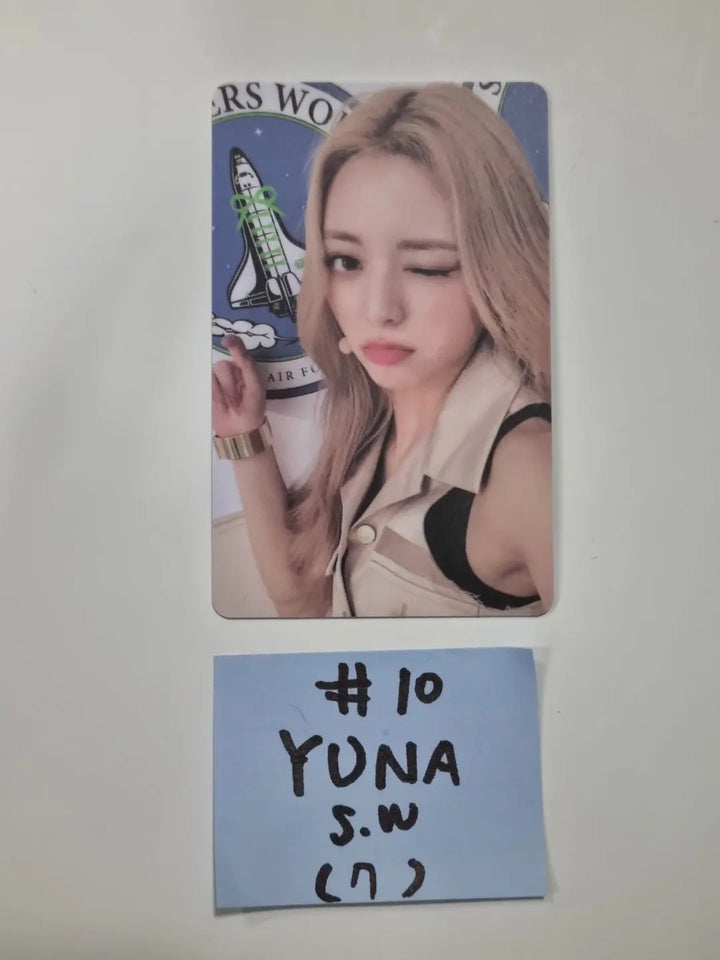 ITZY 'CHECKMATE' - Soundwave Lucky Draw Event PVC Photocard - HALLYUSUPERSTORE