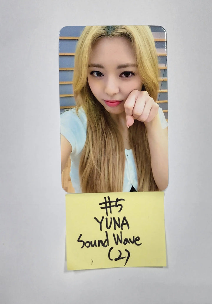ITZY 'CHECKMATE' - Soundwave Fansign Event Photocard Round 3 - HALLYUSUPERSTORE