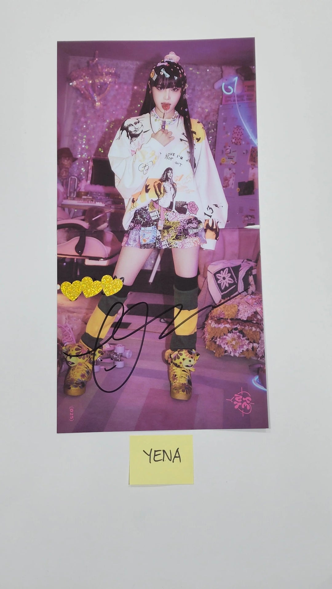 YENA "SMARTPHONE" - Folded A Cut Page From Fansign Event Album - HALLYUSUPERSTORE