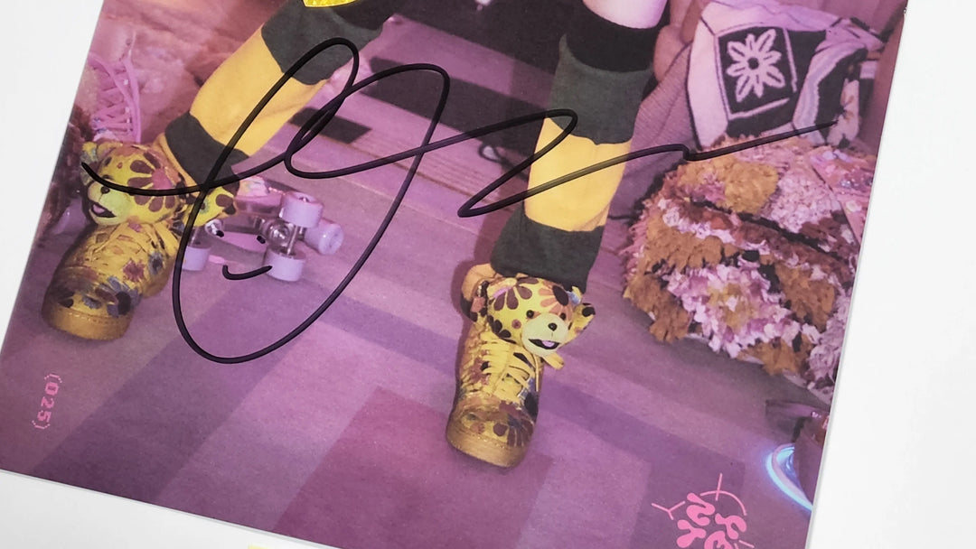 YENA "SMARTPHONE" - Folded A Cut Page From Fansign Event Album - HALLYUSUPERSTORE