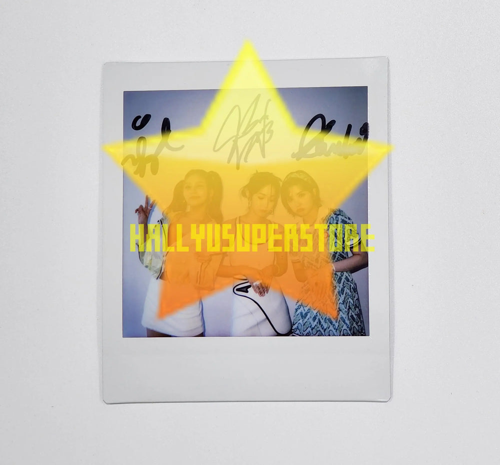 VIVIZ "Summer Vibe"  – Hand Autographed(Signed) Polaroid - HALLYUSUPERSTORE