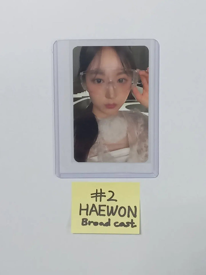 LILY, HAEWON (of NMIXX) 'ENTWURF' - Broadcast Photocard - HALLYUSUPERSTORE