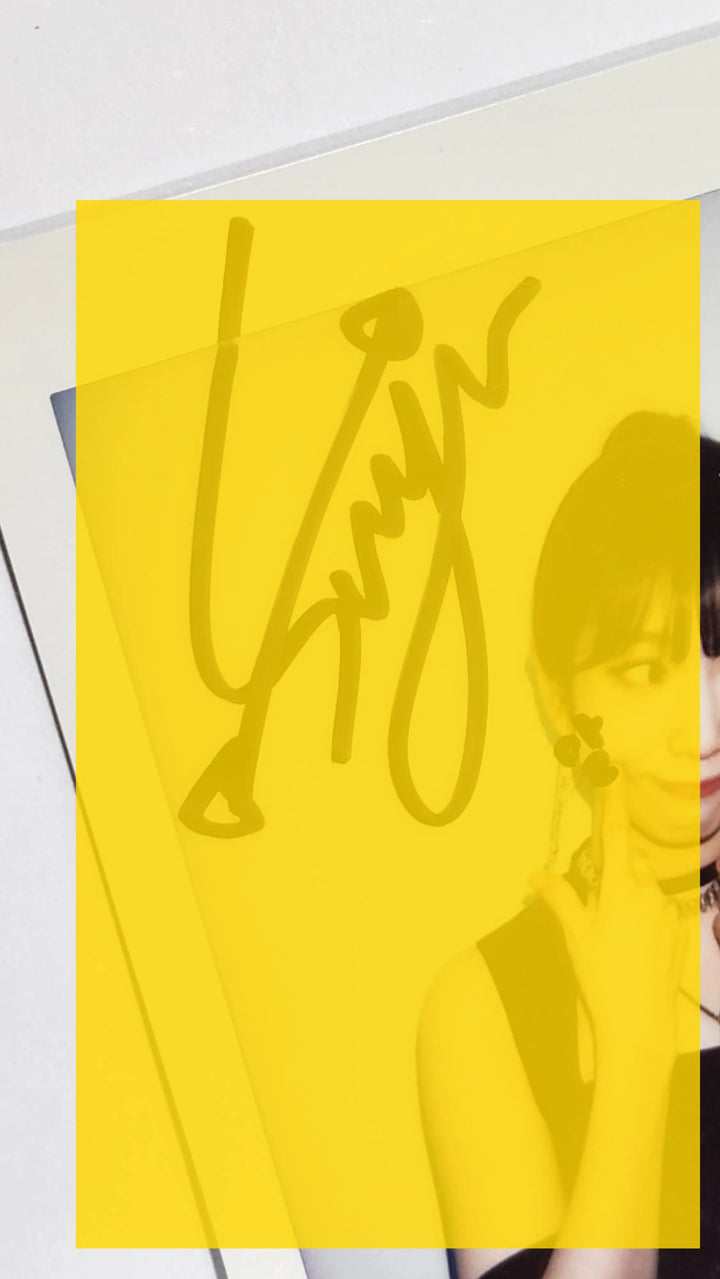 Suyun (Of Rocket Punch) 'FLASH ' - Hand Autographed(Signed) Polaroid - HALLYUSUPERSTORE