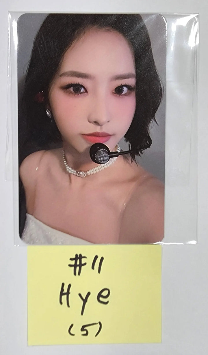 Loona "LOONATHEWORLD" 2022 Loona 1st World Tour - Mood Light Photocard - HALLYUSUPERSTORE
