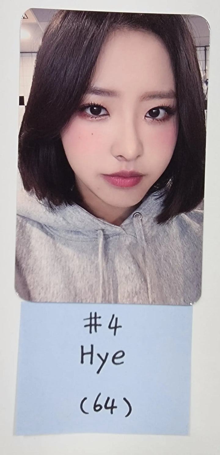 Loona "LOONATHEWORLD" 2022 Loona 1st World Tour - Trading Photocard - HALLYUSUPERSTORE