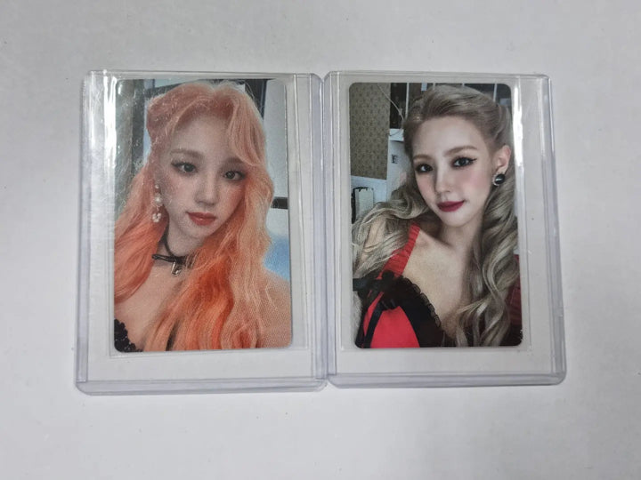 Miyeon, Yuqi (Of (G) I-DLE) "I love"  - Broadcast Photocard - HALLYUSUPERSTORE
