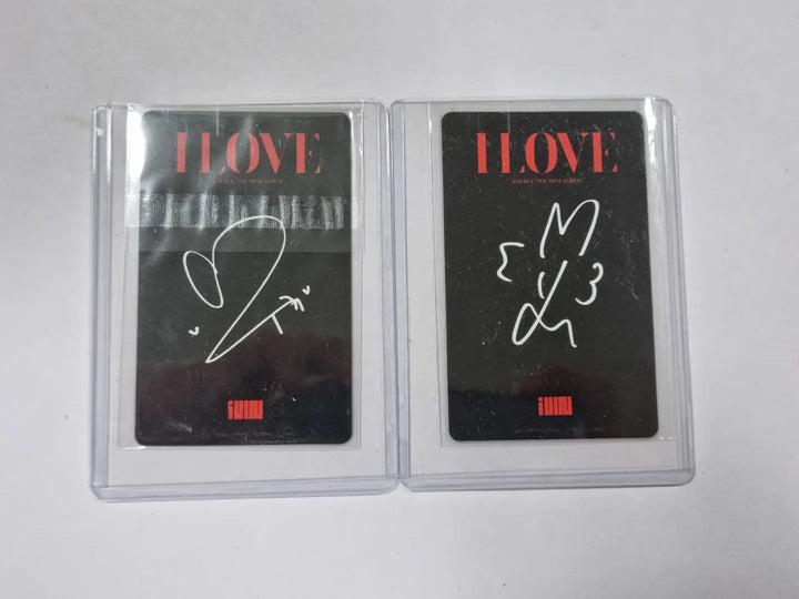 Miyeon, Yuqi (Of (G) I-DLE) "I love"  - Broadcast Photocard - HALLYUSUPERSTORE