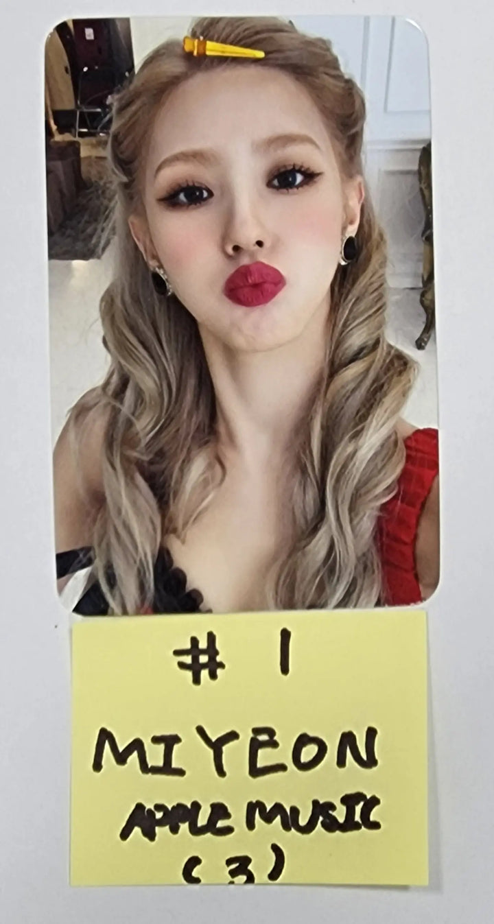 (g) I-DLE "I LOVE" - Apple Music Fansign Event Photocard - HALLYUSUPERSTORE
