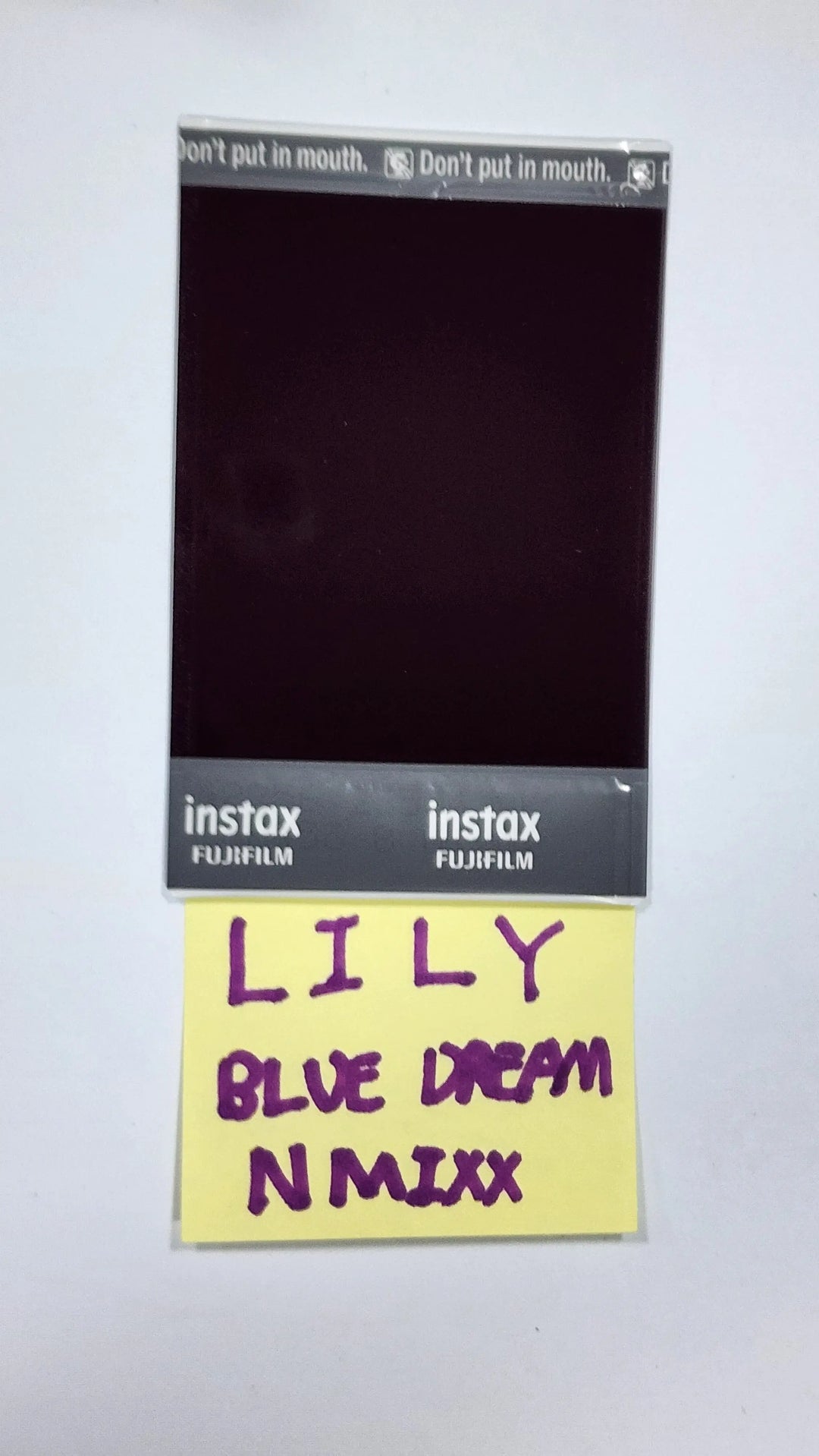 LILY (of NMIXX) 'ENTWURF' - Hand Autographed(Signed) Polaroid - HALLYUSUPERSTORE