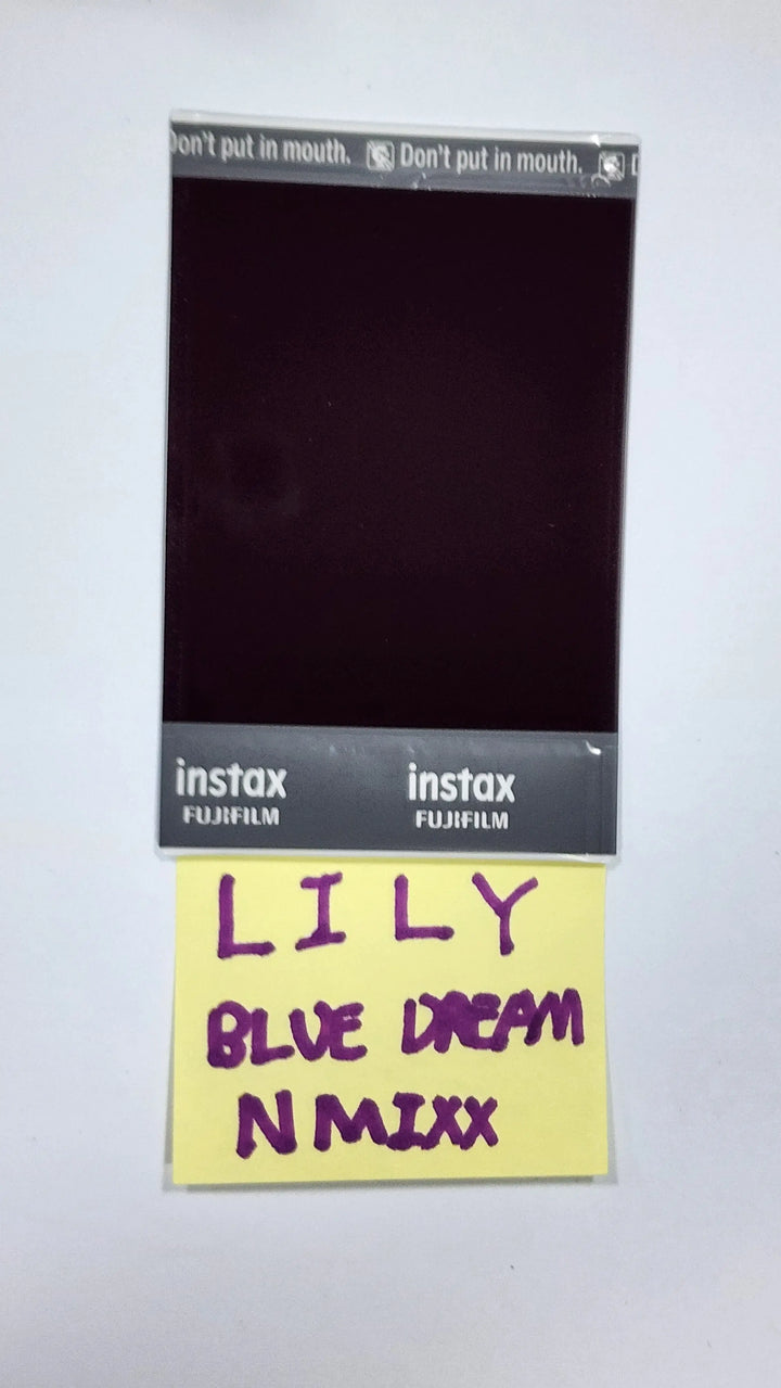LILY (of NMIXX) 'ENTWURF' - Hand Autographed(Signed) Polaroid - HALLYUSUPERSTORE