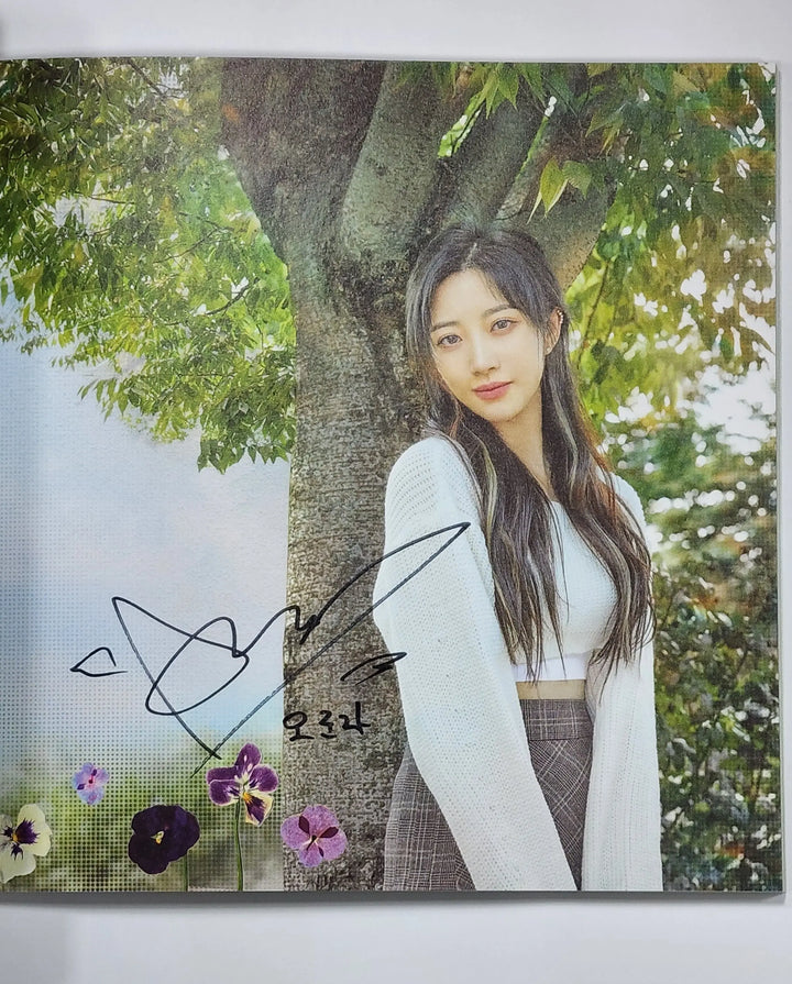 NATURE "NATURE WORLD : CODE W" - Hand Autographed(Signed) Album - HALLYUSUPERSTORE