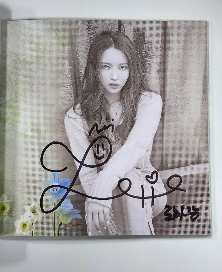 NATURE "NATURE WORLD : CODE W" - Hand Autographed(Signed) Album - HALLYUSUPERSTORE