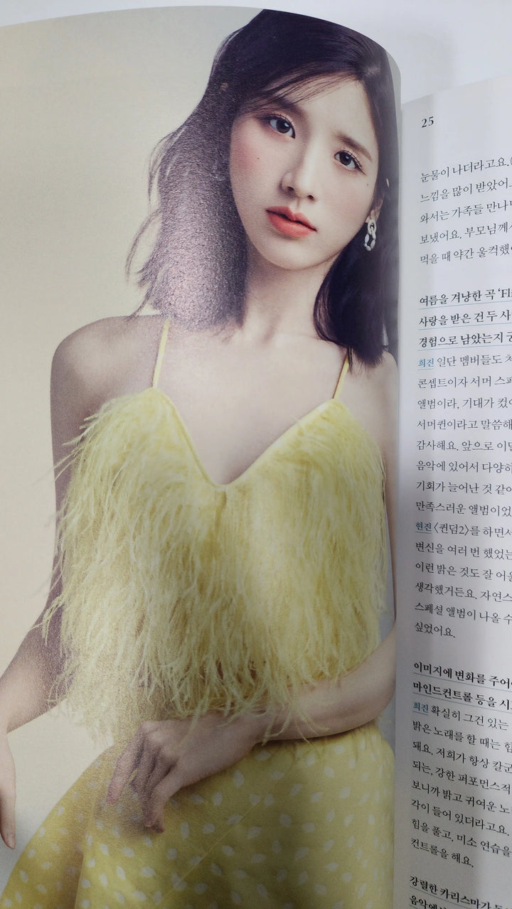 Loona - THE BIG ISSUE Heejin & Hyunjin Korea Magazine - HALLYUSUPERSTORE