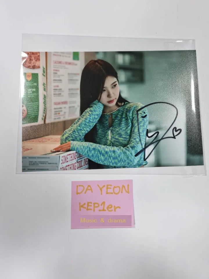 Dayeon (Of Kep1er) "TROUBLESHOOTER " - Hand Autographed(Signed) 4 x 6 Photo - HALLYUSUPERSTORE