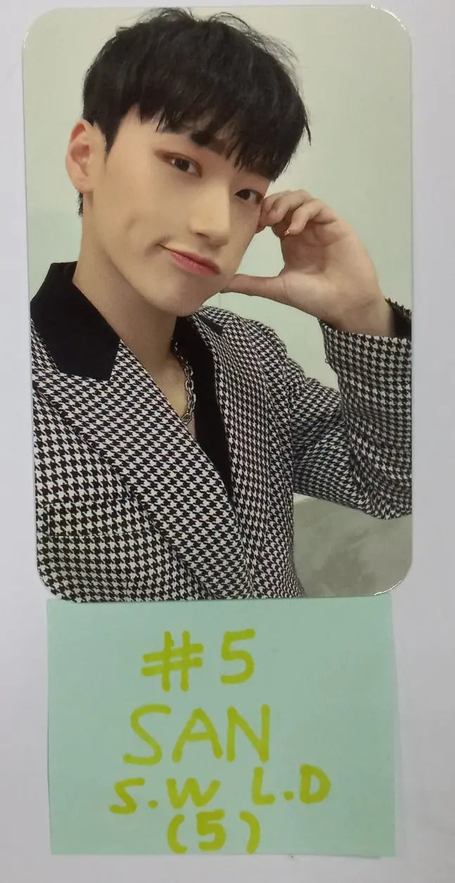 Ateez "The World Ep.1 - MOVEMENT" - Soundwave Lucky Draw Event Photocard, 2 Cut Photo - HALLYUSUPERSTORE