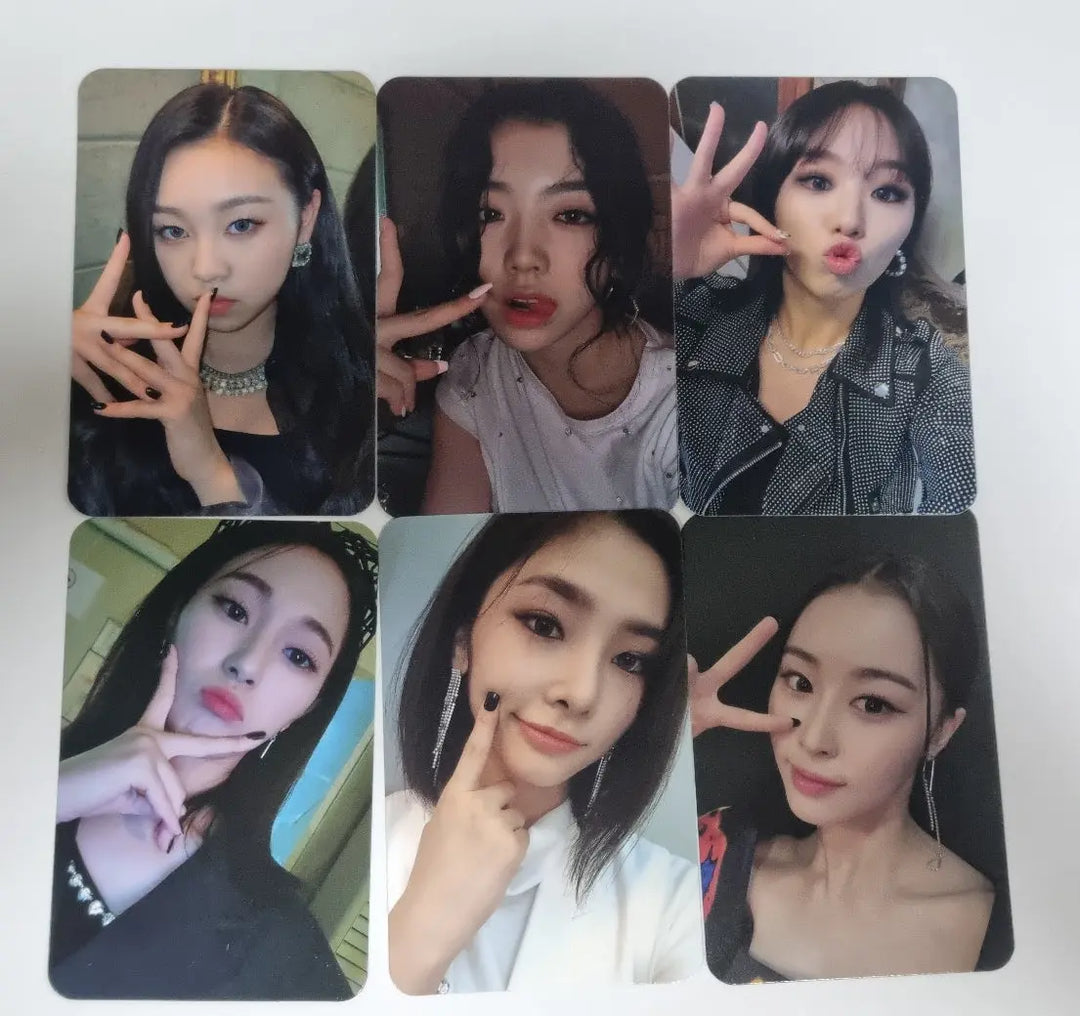 Queenz Eye "Queenz Table" - Official Photocard Set (6EA) - HALLYUSUPERSTORE
