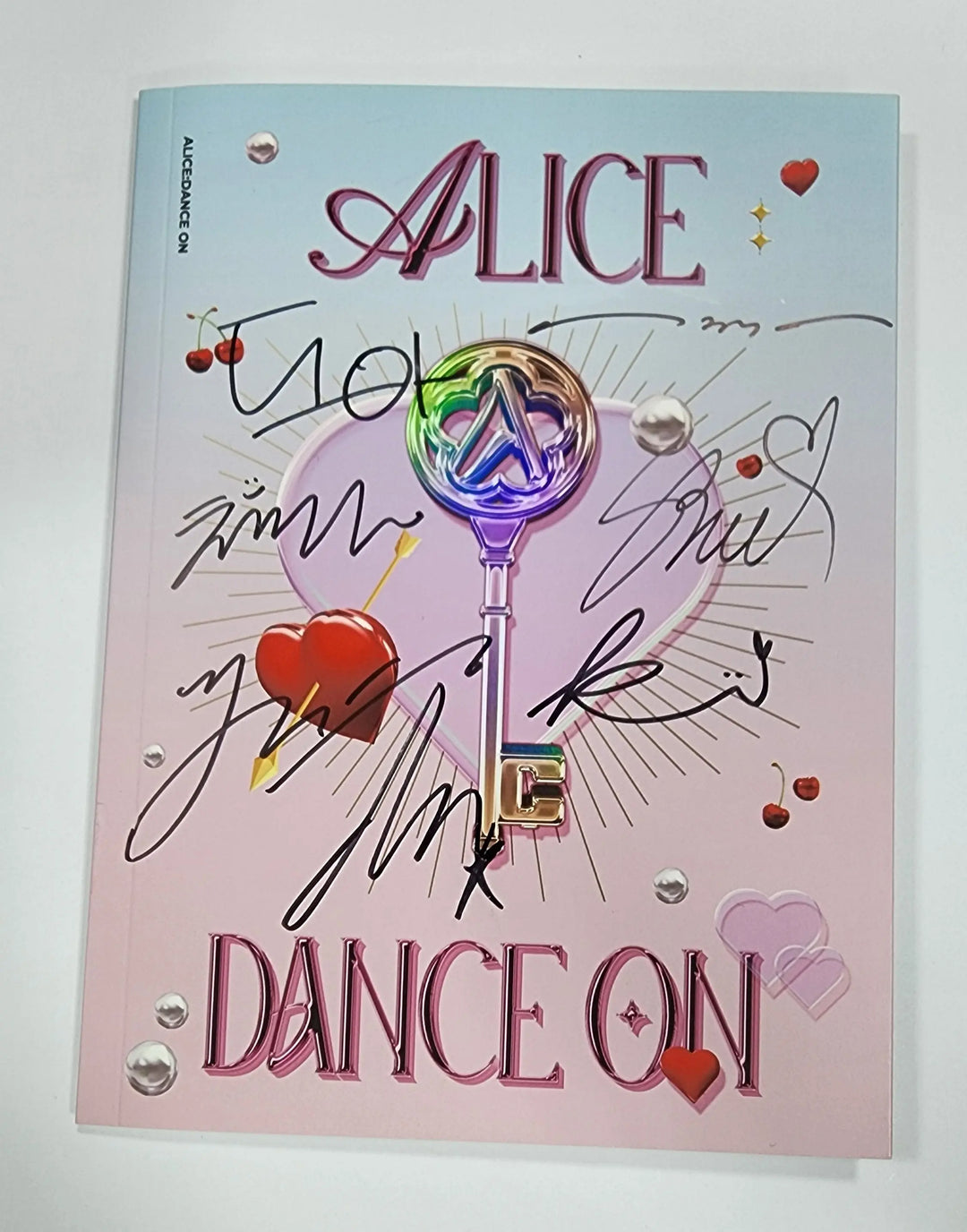 ALICE "DANCE ON" - Hand Autographed(Signed) Album - HALLYUSUPERSTORE