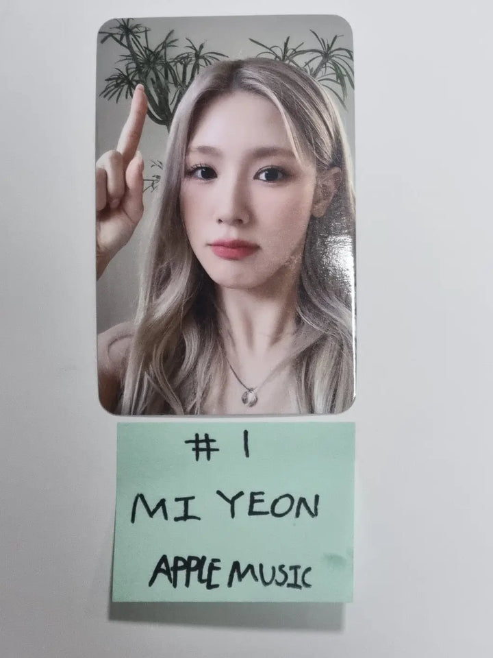 (G) I-DLE Season's Greeting 2023 - Apple Music Pre-Order Benefit Photocard - HALLYUSUPERSTORE