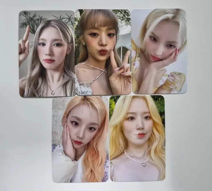 (G) I-DLE Season's Greeting 2023 - Apple Music Pre-Order Benefit Photocard - HALLYUSUPERSTORE