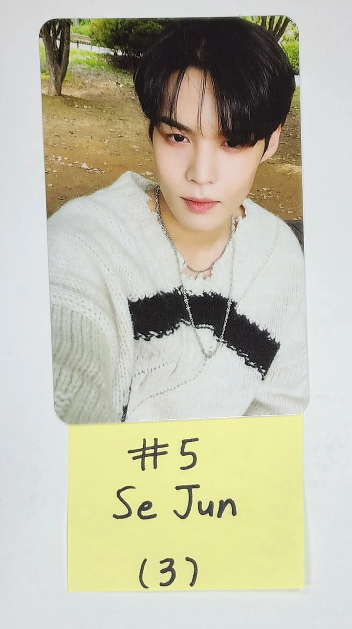 Victon "choice" - Official Photocard, Paper Stand, Key Ring - HALLYUSUPERSTORE