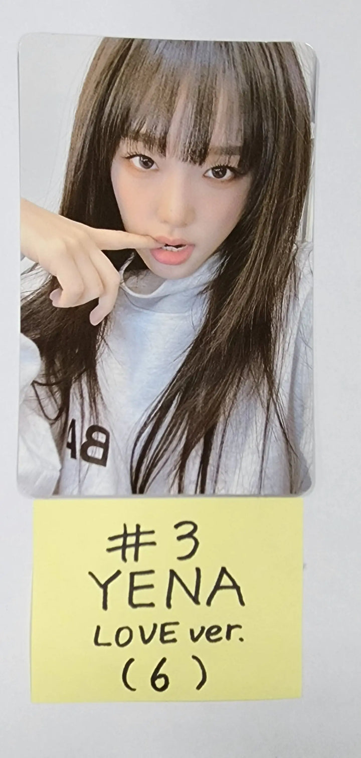 YENA "Love War" - Official Photocard - HALLYUSUPERSTORE