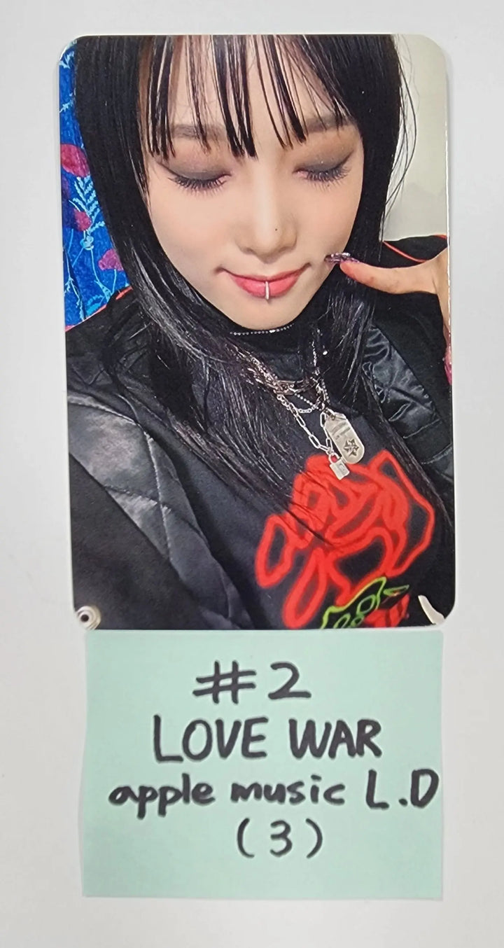 YENA "Love War" - Apple Music Lucky Draw Event Photocard - HALLYUSUPERSTORE