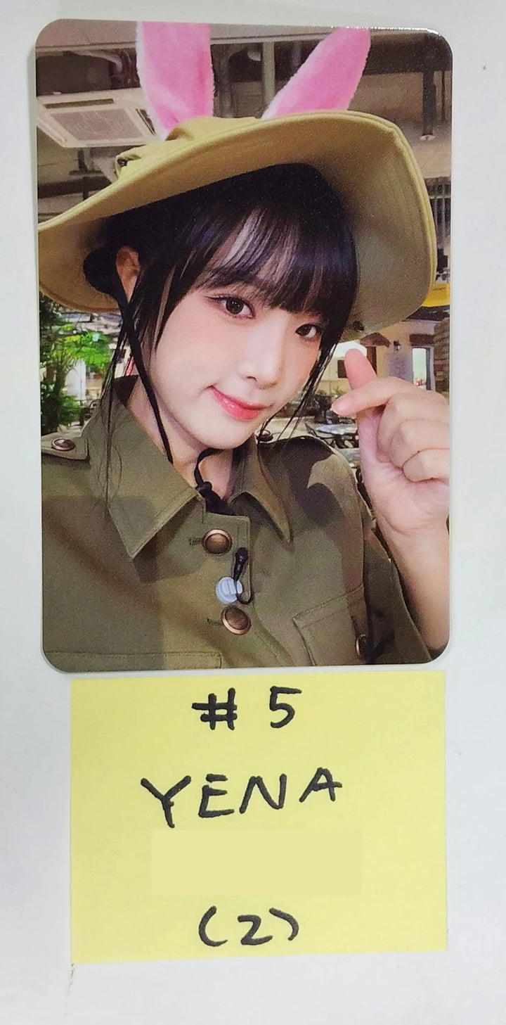 Yena "Yena Friends" 1st Fanmeeting - Official MD Specail Gift Photocard - HALLYUSUPERSTORE