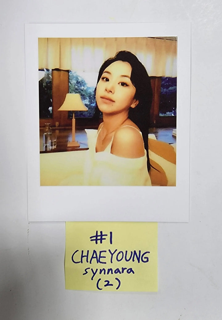 Chae Young (Of TWICE} "Yes, I am Chaeyoung." 1st Photobook - Synnara Pre-Order Benefit Polaroid Type Photocard - HALLYUSUPERSTORE