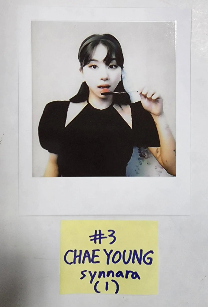 Chae Young (Of TWICE} "Yes, I am Chaeyoung." 1st Photobook - Synnara Pre-Order Benefit Polaroid Type Photocard - HALLYUSUPERSTORE