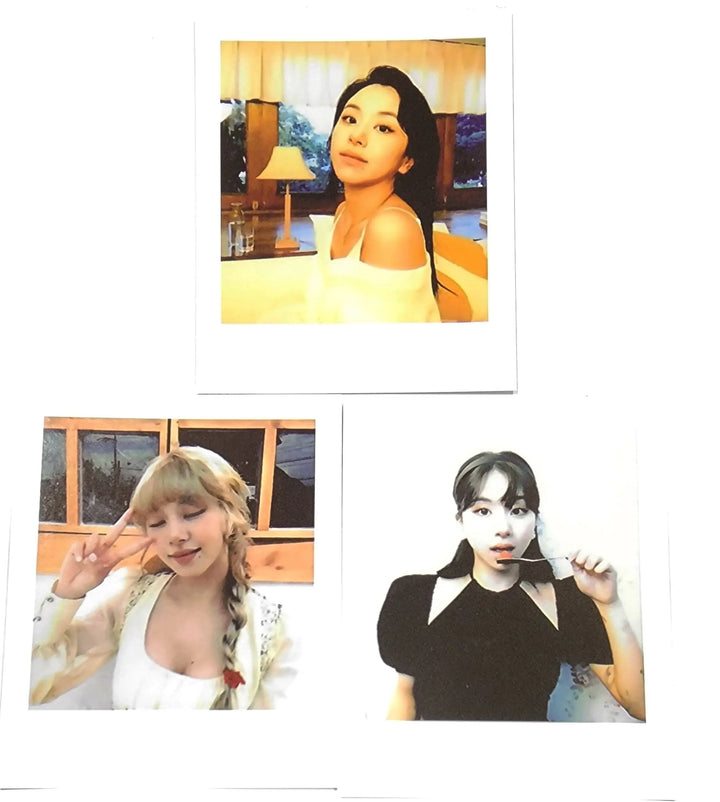 Chae Young (Of TWICE} "Yes, I am Chaeyoung." 1st Photobook - Synnara Pre-Order Benefit Polaroid Type Photocard - HALLYUSUPERSTORE