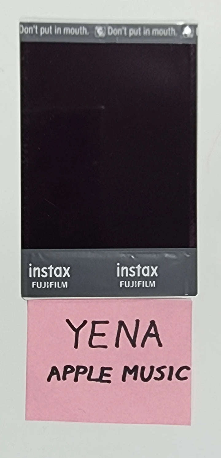 Yena "Love War" - Hand Autographed(Signed) Polaroid - HALLYUSUPERSTORE