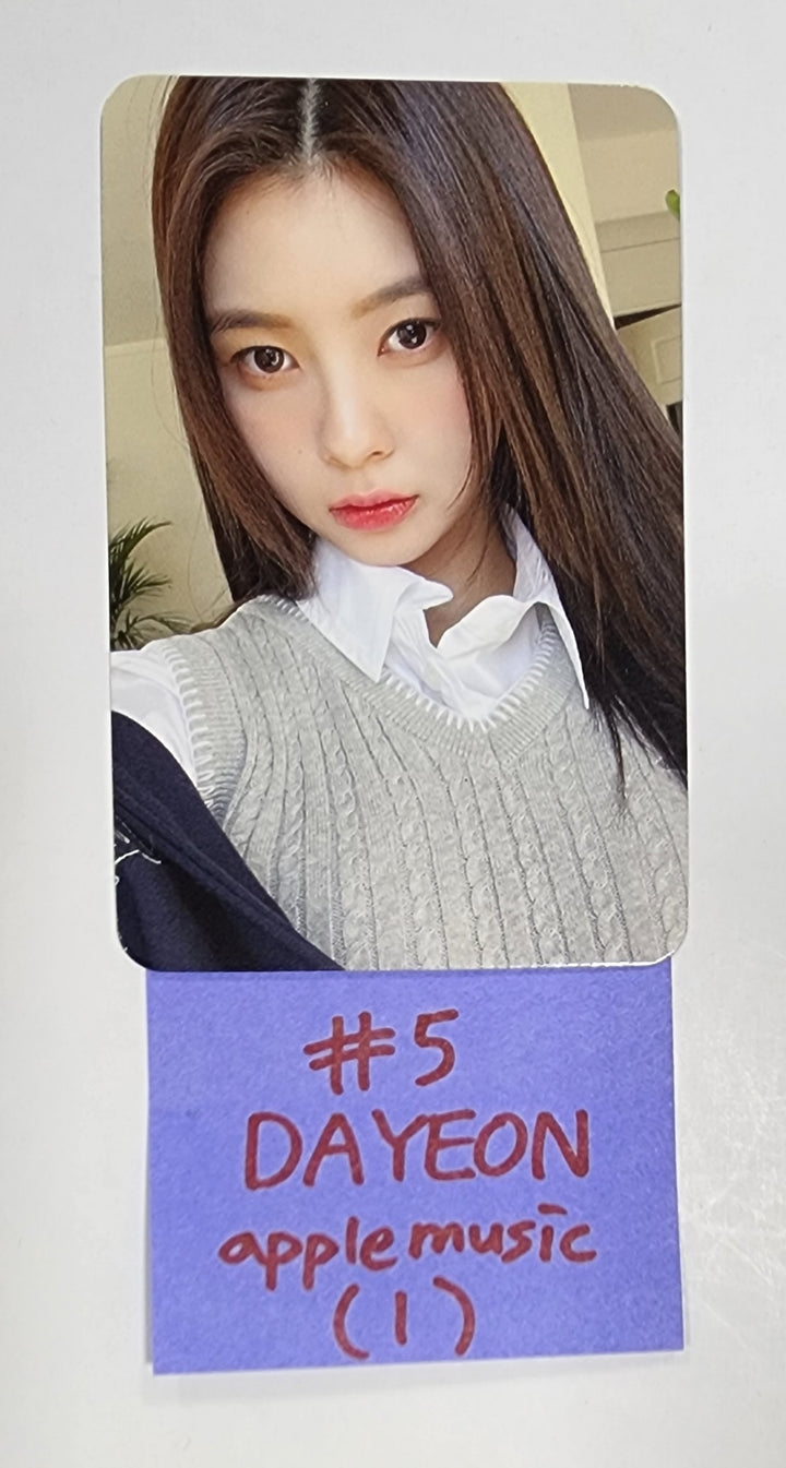 Kep1er "LOVESTRUCK! " - Withmuu, Apple Music Fansign Event, Makestar Pre-Order Benefit Photocard - HALLYUSUPERSTORE