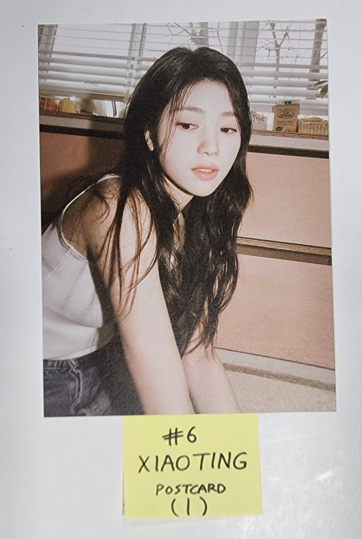 Kep1er "LOVESTRUCK! " - Official Postcard - HALLYUSUPERSTORE