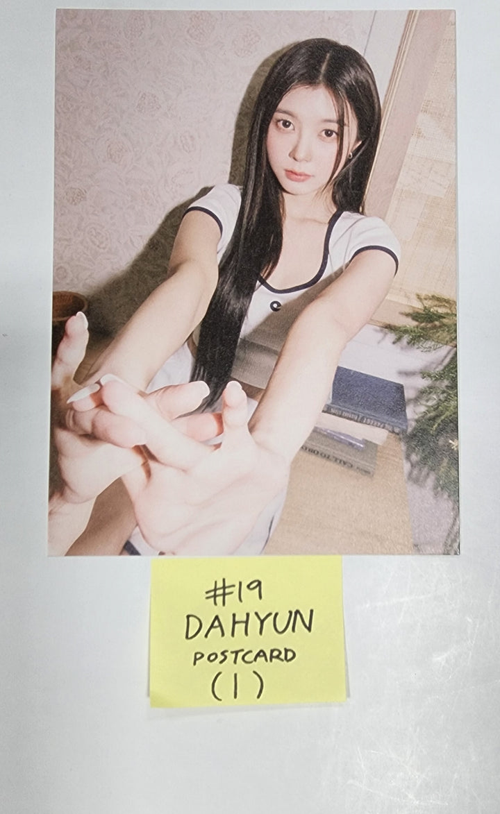 Kep1er "LOVESTRUCK! " - Official Postcard - HALLYUSUPERSTORE