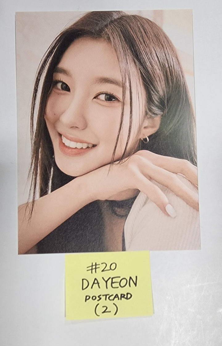 Kep1er "LOVESTRUCK! " - Official Postcard - HALLYUSUPERSTORE