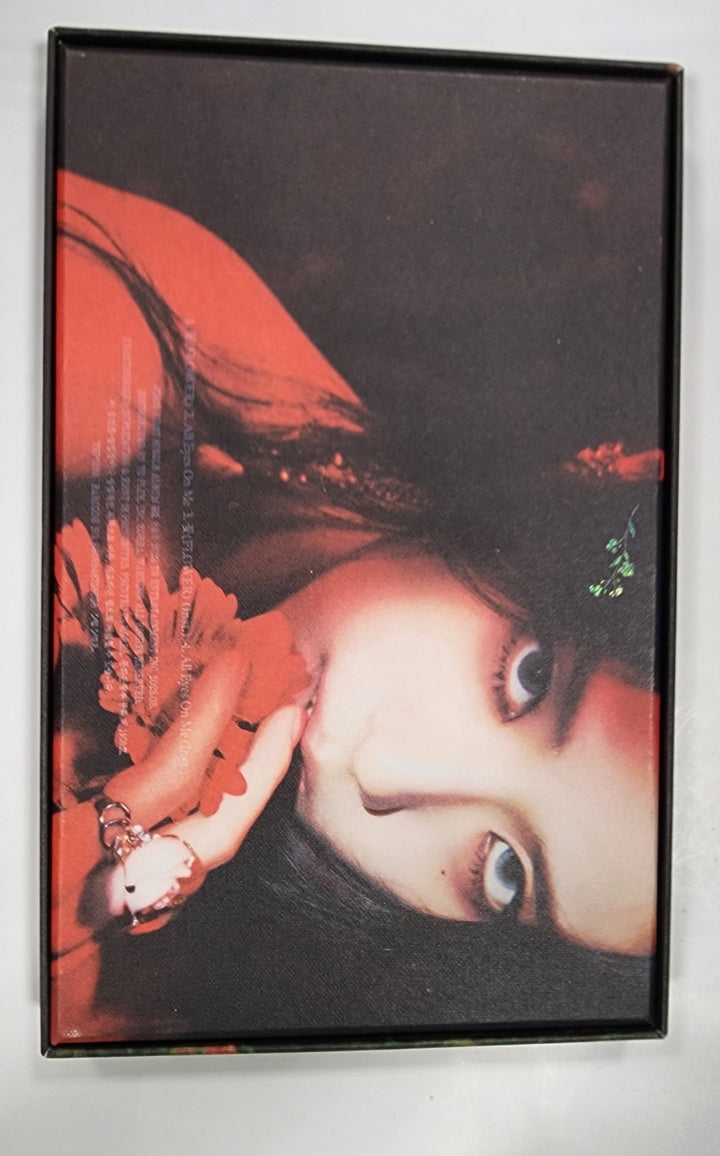 JISOO "ME" - Hand Autographed(Signed) Album - HALLYUSUPERSTORE